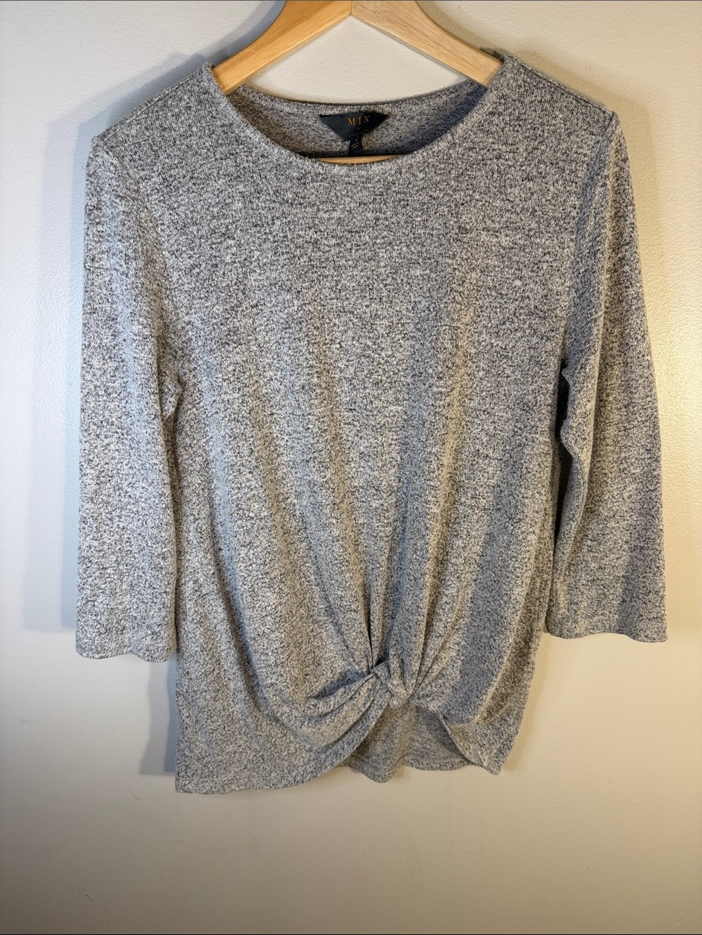 Mix 41 Hawthorne Gray Top With Knot Front, Size Small